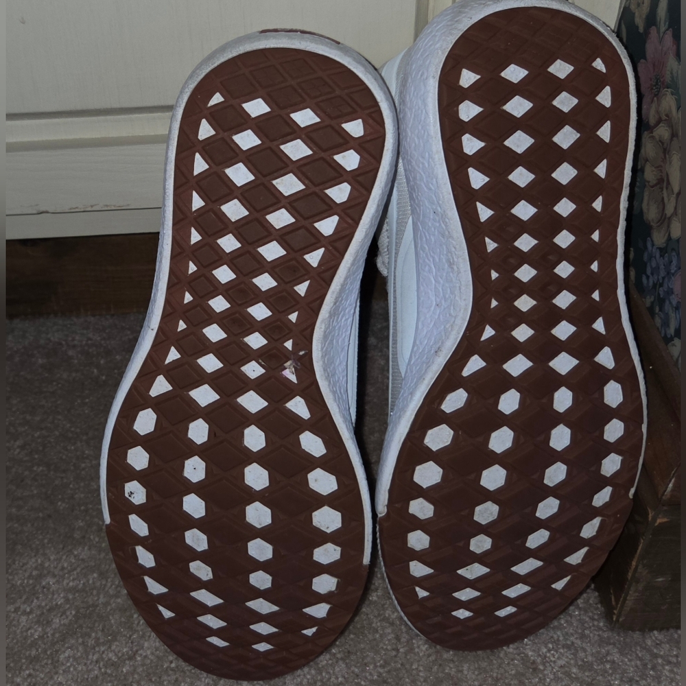 Vans Women's Sneakers - Picture 2 of 5